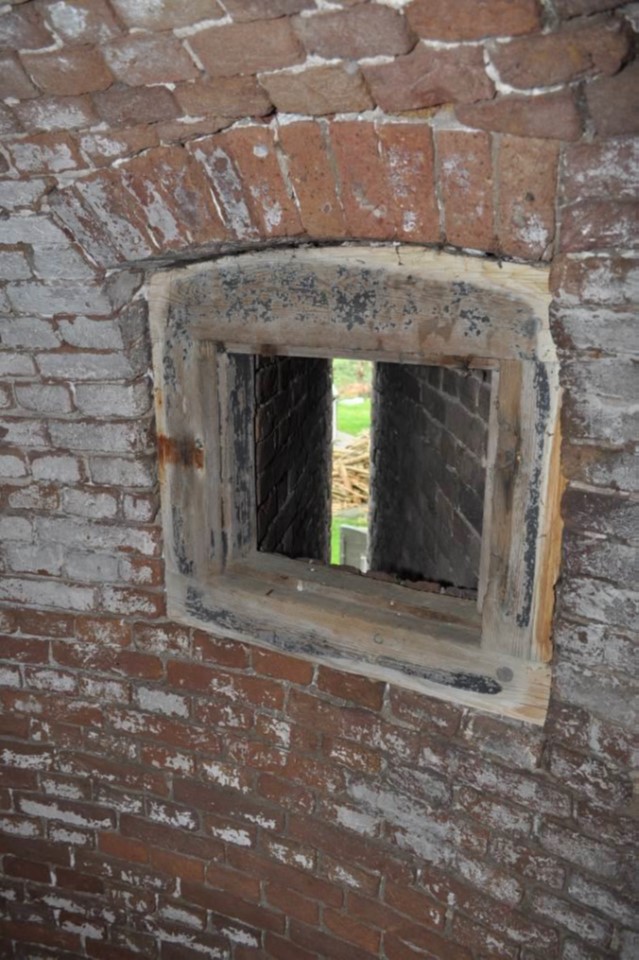 oorspronkelijk schietgat trappentoren Fort Buitensluis